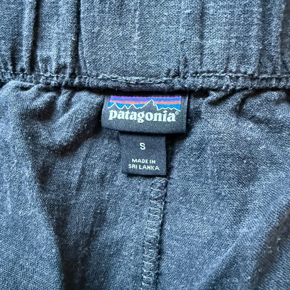 Patagonia Women’s Shorts | Charcoal Gray | Size S - Picture 3 of 4